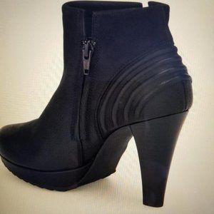 Paul Green -Joslin Pleated Nubuck Ankle Heel- NEW